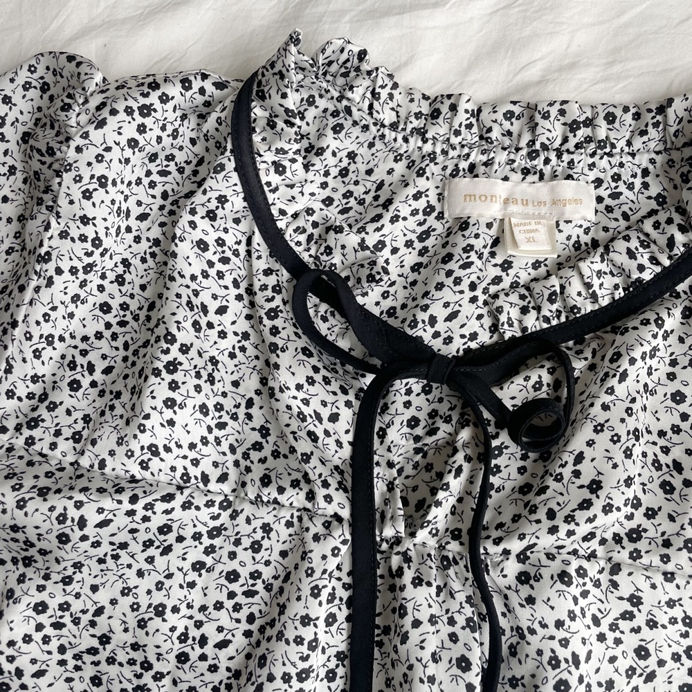 B&W blouse!! - Picture 5 of 6